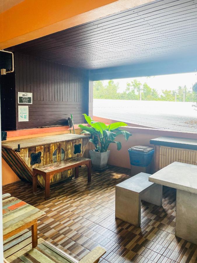 Phangan Barsay Hostel Thongsala Exteriör bild