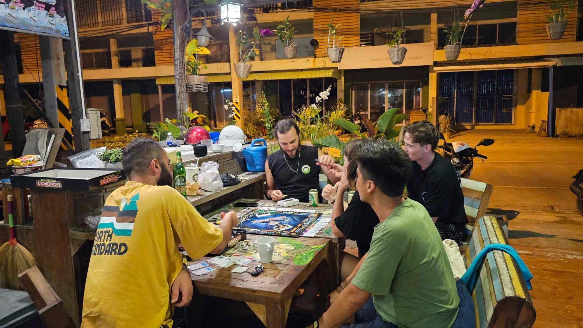 Phangan Barsay Hostel Thongsala Exteriör bild